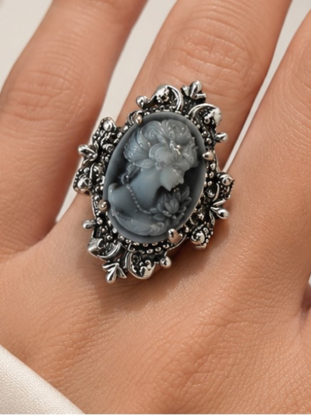 Cameo ring size 7